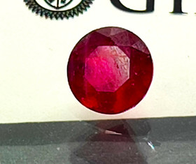 Rubiini 9,2 mm / 3,6ct kuvallisella aitoustodistuksella