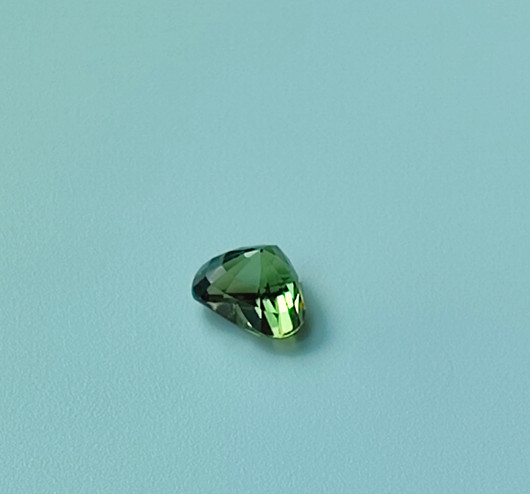 Aleksandriitti 1,4ct , harvinainen sydän hionta GRA todistuksella