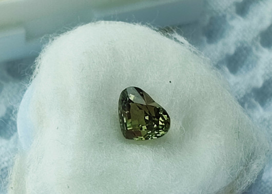 Aleksandriitti 1,4ct , harvinainen sydän hionta GRA todistuksella