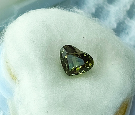 Aleksandriitti 1,4ct , harvinainen sydän hionta GRA todistuksella