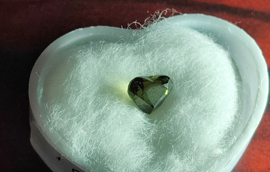 Aleksandriitti 1,4ct , harvinainen sydän hionta GRA todistuksella