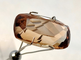 Imperial topaasi 16 x 8 mm / 6,7 ct fancy hionta