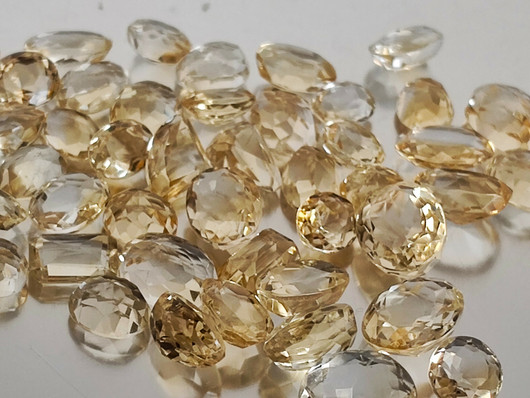 Citriini 9 x 6 mm / 2 ct ovaali