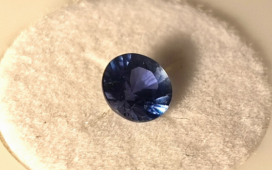  Luonnollinen Safiiri 5,2mm , värinvaihdolla ja kuvallisella aitoustodistuksella
