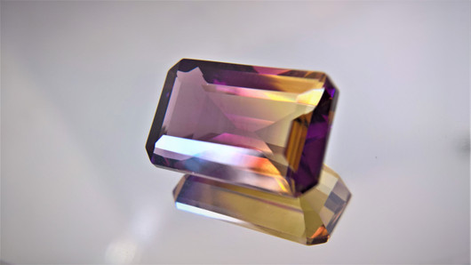  Ametriini multicolor 17,2 ct smaragdi hionta