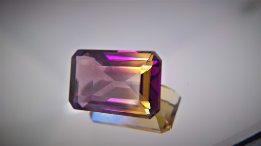  Ametriini multicolor 17,2 ct smaragdi hionta