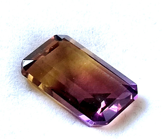  Ametriini multicolor 17,2 ct smaragdi hionta