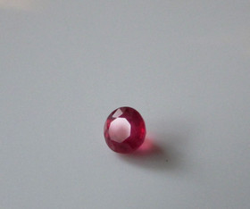 Ruby 3,9 mm / 0,3 ct round