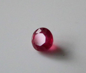 Ruby 4,5 mm / 0,5 ct round