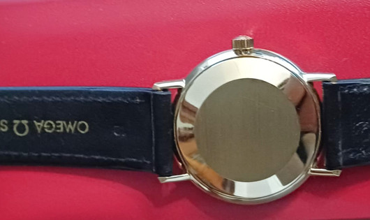 vintage solid  golden Omega Geneve . rare cal 131.050