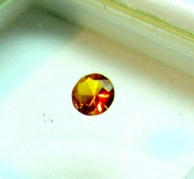 Clinohumite 3,25 mm / 0,1 ct round