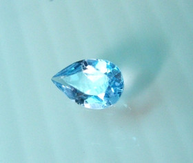 Gahnospinel 0,8 ct / VVS pear