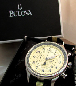 Bulova kronograph lahjapakkauksessa