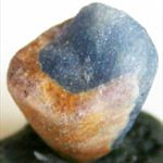 Bicolour safiiri mineraali 16,7ct