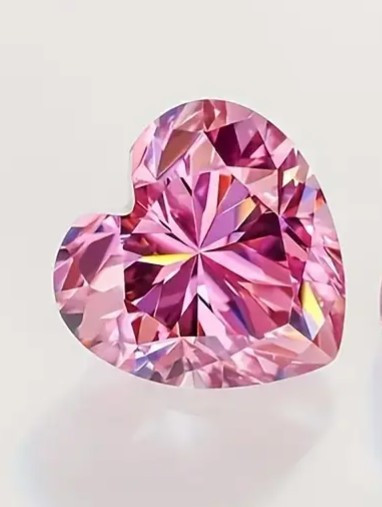 Moissanite 6,5mm pink heart 1.00ct