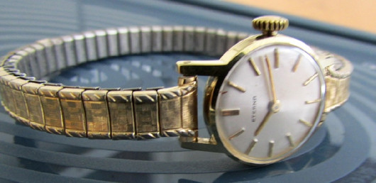 Eterna , täyskultainen juhlakello 1970 luvulta