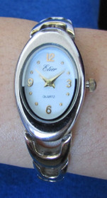 Etier naisten tyylikäs kvartsi