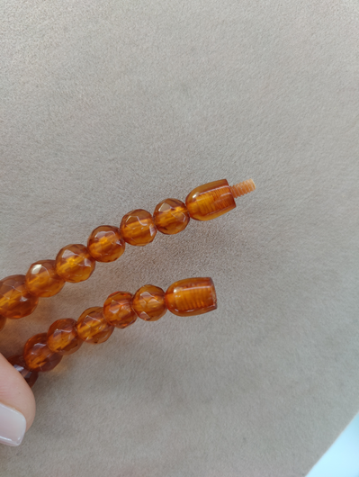 harvinaiset viistehiotunmalliset  vintage  Meripihka helmet alkuperäisellä lahjarasialla