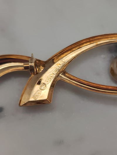 Vintage topaz gold brooch
