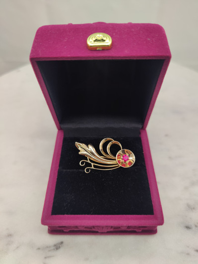Vintage 14ct  kultainen  rubiini rintakoru suunittelija Eino Westerback 
