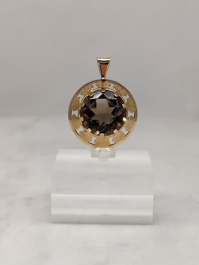 Vintage gold pendant with quartz 
