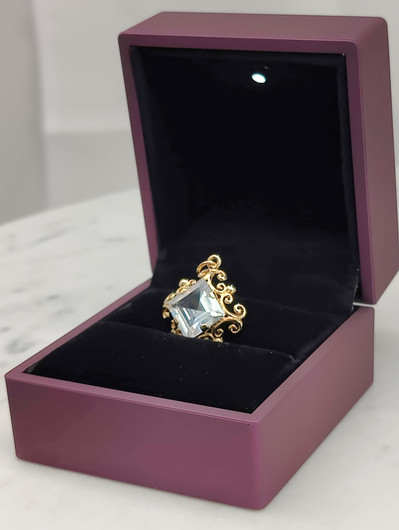 Vintage gold pendant with topaz
