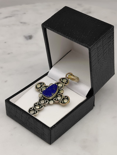 Vintage silver pendant with lapis lazuli