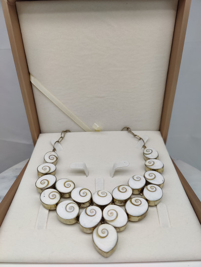 Vintage silver necklace with big quartz stones