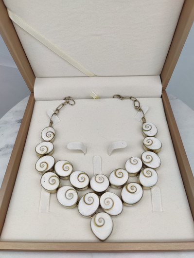 Vintage silver necklace with big quartz stones