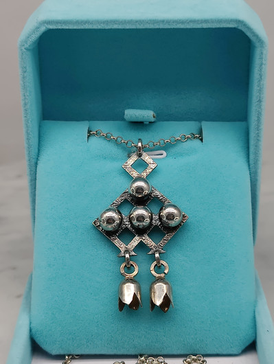 Vintage silver pendant with chain