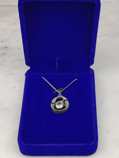 Vintage silver pendant with chain