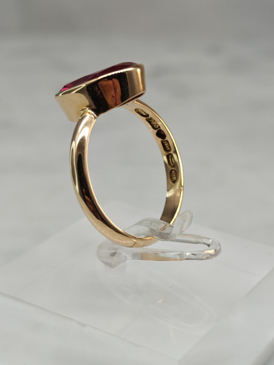 Vintage synthetic spinel gold ring  