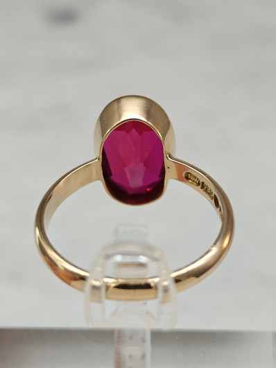 Vintage synthetic spinel gold ring  