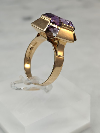 Vintage Amethyst gold ring 