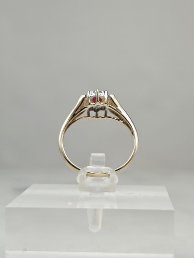 Vintage ruby gold ring with diamonds 