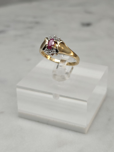 Vintage ruby gold ring with diamonds 