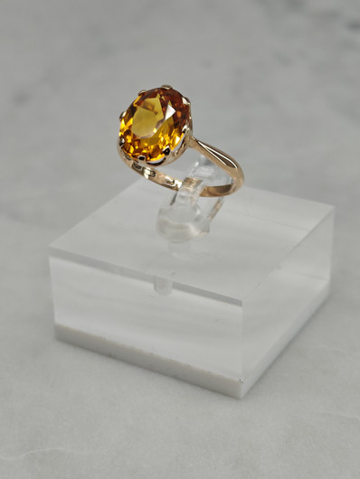 Vintage synthetic sapphire gold ring  