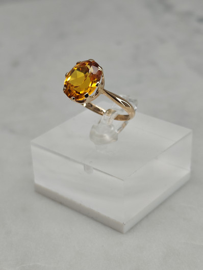 Vintage synthetic sapphire gold ring  