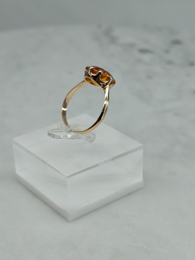 Vintage synthetic sapphire gold ring  