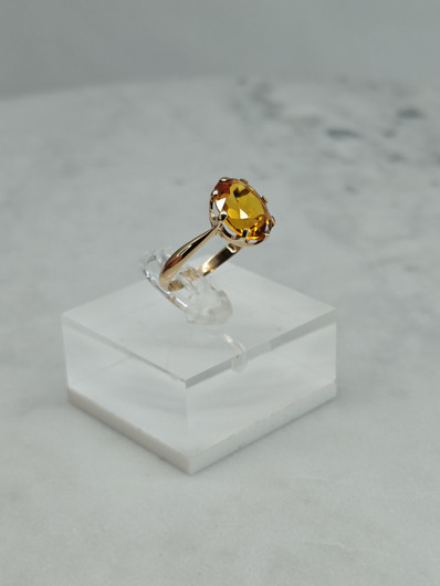 Vintage synthetic sapphire gold ring  