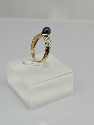 Vintage Pearl gold ring with diamonds 