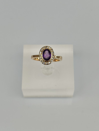 Vintage Amethyst gold ring with diamonds 