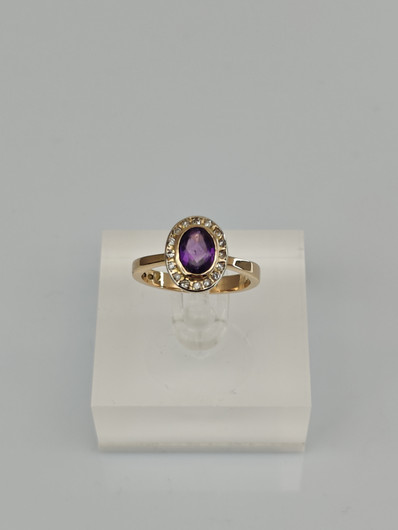 Vintage Amethyst gold ring with diamonds 