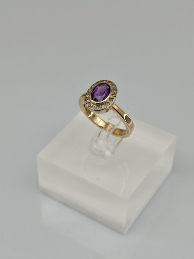 Vintage Amethyst gold ring with diamonds 