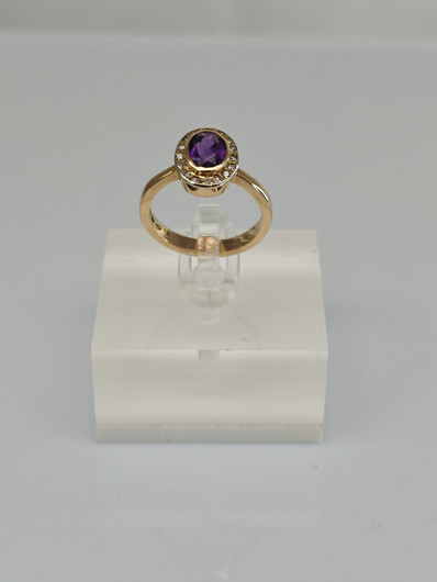 Vintage Amethyst gold ring with diamonds 