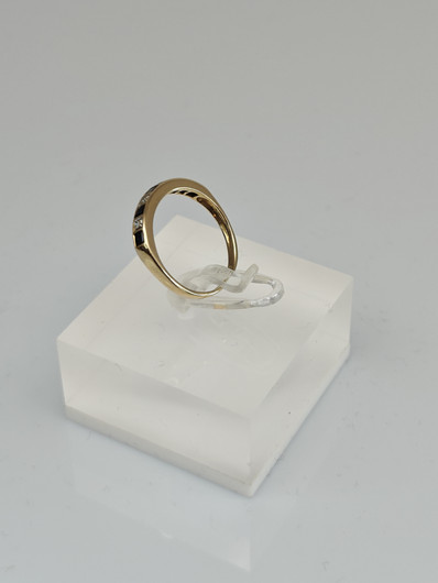 Vintage diamonds ring with sapphire