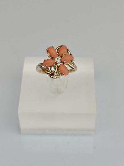 Vintage Coral ring with diamonds