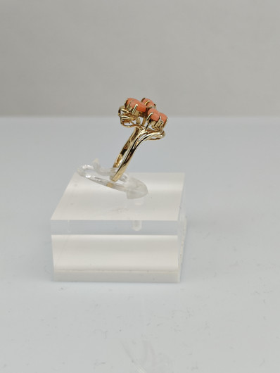 Vintage Coral ring with diamonds