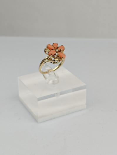 Vintage Coral ring with diamonds