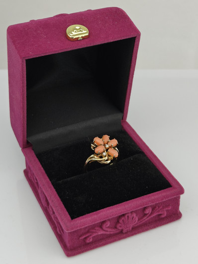 Vintage Coral ring with diamonds